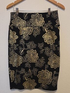 LuLaRoe Black and Gold Floral Pencil Skirt M
